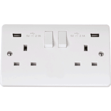 Click CMA780 Socket 2G Switched & USB 13A White
