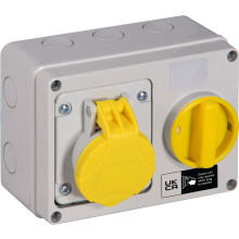 IP44 16a 2P+E 110v Yellow Horizontal SW/Interlocked Socket